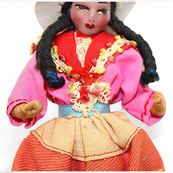 Vintage Handmade Peruvian Cloth Doll With Traditional Attire - Picture 6 of 8